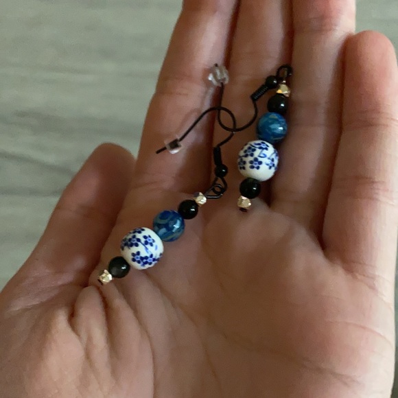 FREE W PURCHASE Handmade nickel free earrings - Picture 2 of 3